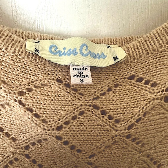 Light brown crochet pattern sweater - Picture 3 of 3